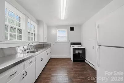 2711 SE 8th Avenue SE, Hickory, NC 28602 - Photo 8