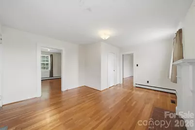 2711 SE 8th Avenue SE, Hickory, NC 28602 - Photo 4