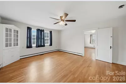 2711 SE 8th Avenue SE, Hickory, NC 28602 - Photo 6