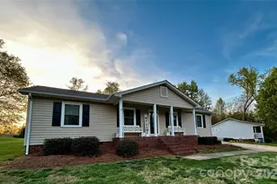 205 Linville Ct, Bessemer City, NC 28016 - Photo 2
