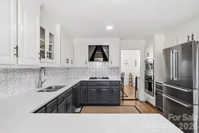 5101 Lindstrom Drive, Charlotte, NC 28226 - Photo 10