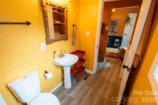 974 W US 70 Hwy, Morganton, NC 28655 - Photo 8