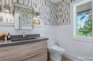 100 Big Spring Dr, Asheville, NC 28804 - Photo 18