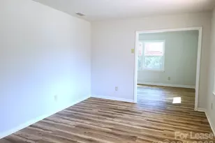 711 E John St, Matthews, NC 28105 - Photo 4