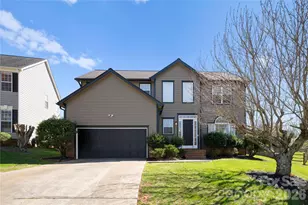 4704 Lone Tree Ct, Charlotte, NC 28269 - Photo 1