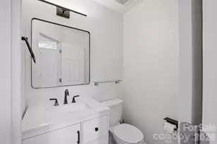 4704 Lone Tree Ct, Charlotte, NC 28269 - Photo 8