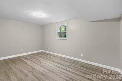 659 Salisbury Road, Hendersonville, NC 28792 - Photo 14