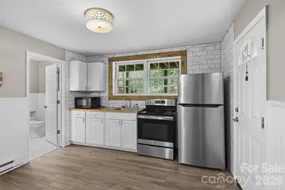 659 Salisbury Road, Hendersonville, NC 28792 - Photo 12