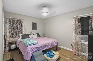 659 Salisbury Rd, Hendersonville, NC 28792 - Photo 6