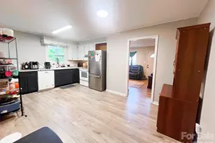1006 Iris Dr, Gastonia, NC 28056 - Photo 10