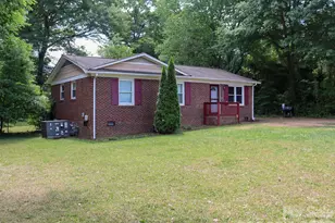 1006 Iris Dr, Gastonia, NC 28056 - Photo 2