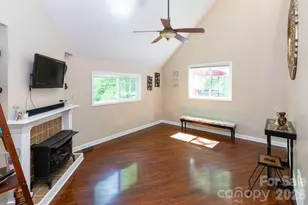 33 Lovers Loop Rd, Asheville, NC 28803 - Photo 10
