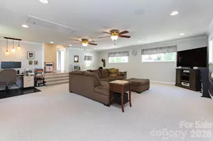 33 Lovers Loop Rd, Asheville, NC 28803 - Photo 12