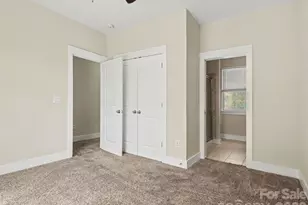 951 Warren Burgess Ln, Charlotte, NC 28205 - Photo 8