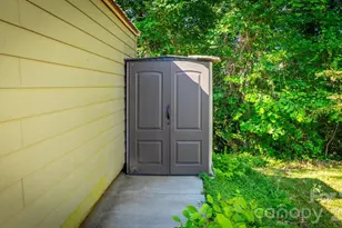 3828 Oakwood Rd, Charlotte, NC 28269 - Photo 10