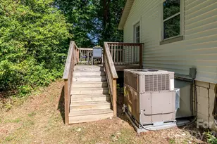 3828 Oakwood Rd, Charlotte, NC 28269 - Photo 12