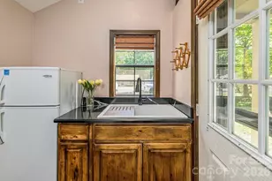 3828 Oakwood Rd, Charlotte, NC 28269 - Photo 24