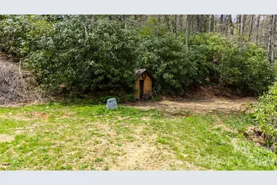 8855 Bugger Hollow Road, Newland, NC 28657 - Photo 32