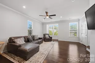 1221 Queen Lyon Ct, Charlotte, NC 28205 - Photo 24