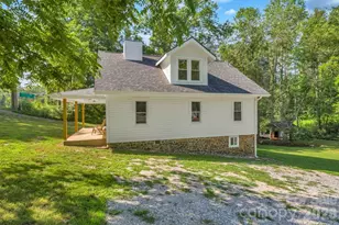 1415 Roan Rd, Spruce Pine, NC 28777 - Photo 6