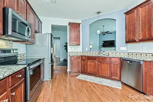 10234 Tintinhull Dr, Fort Mill, SC 29707 - Photo 10