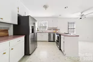 7516 Watercrest Rd, Charlotte, NC 28210 - Photo 14