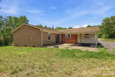 1910 26th Street NE, Hickory, NC 28601 - Photo 4
