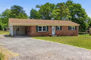 1910 26th St NE, Hickory, NC 28601 - Photo 2