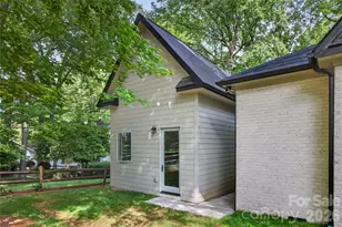 1600 E Barden Rd, Charlotte, NC 28226 - Photo 40