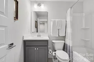 562 W End Dr, Charlotte, NC 28208 - Photo 18