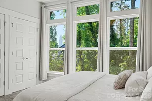 562 W End Dr, Charlotte, NC 28208 - Photo 12