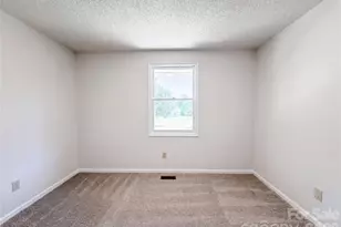 4395 Meadow Ln, Lincolnton, NC 28092 - Photo 12
