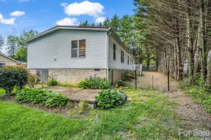 213 Old State 10 Rd, Black Mountain, NC 28711 - Photo 4
