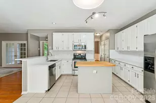 2040 Swaim Dr, Matthews, NC 28105 - Photo 10