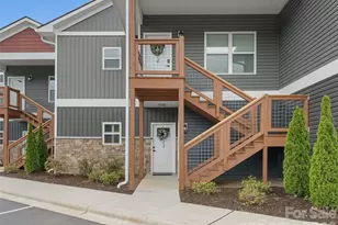 143 Carver St, Brevard, NC 28712 - Photo 2