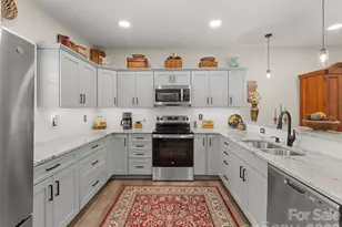 143 Carver St, Brevard, NC 28712 - Photo 4