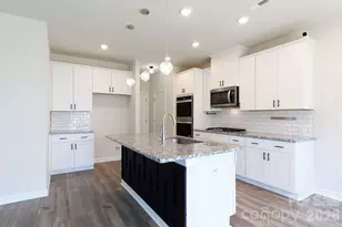 527 Palmarosa St, Fort Mill, SC 29715 - Photo 8