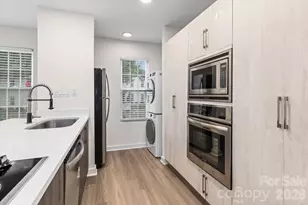 1525 Briar Creek Rd, Charlotte, NC 28205 - Photo 6