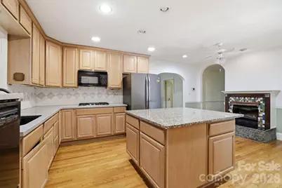 200 Altondale Avenue, Charlotte, NC 28207 - Photo 16