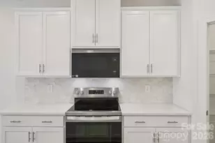 2088 Sunflower Cir, Newton, NC 28658 - Photo 6