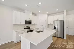 2088 Sunflower Cir, Newton, NC 28658 - Photo 4