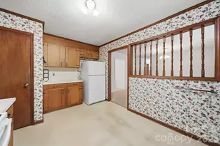 9197 Apache Dr, Hickory, NC 28601 - Photo 8
