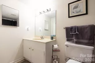 1050 21st Ave Ave NW, Hickory, NC 28604 - Photo 18
