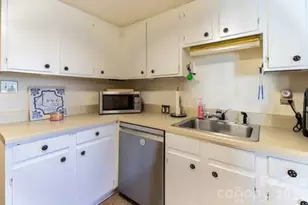 1050 21st Ave Ave NW, Hickory, NC 28604 - Photo 14