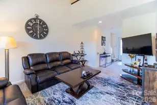 1050 21st Ave Ave NW, Hickory, NC 28604 - Photo 6