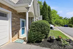 5 Terrace Ct, Asheville, NC 28804 - Photo 2