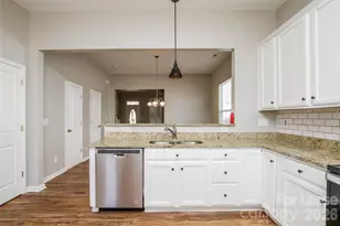 106 Kensington St, Mooresville, NC 28117 - Photo 2