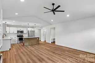 124 N Main St, Mars Hill, NC 28754 - Photo 10