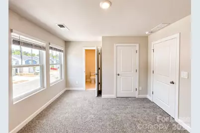 5030 Kellaher Place, Charlotte, NC 28216 - Photo 6