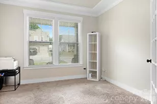 10008 Michael Crossing Dr, Charlotte, NC 28213 - Photo 6